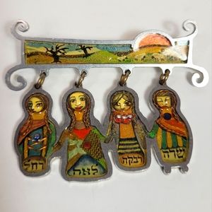 Seeka The Four Matriarchs Handmade Pin Excellent Condition!